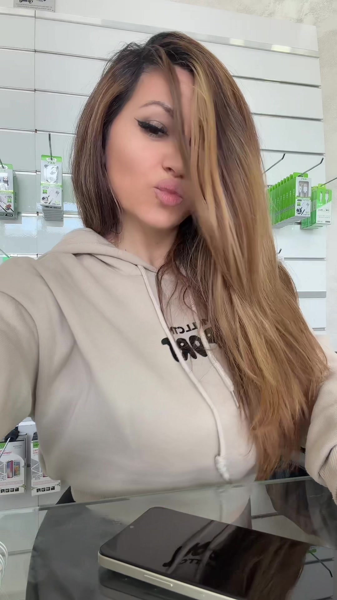 @elenachebaru