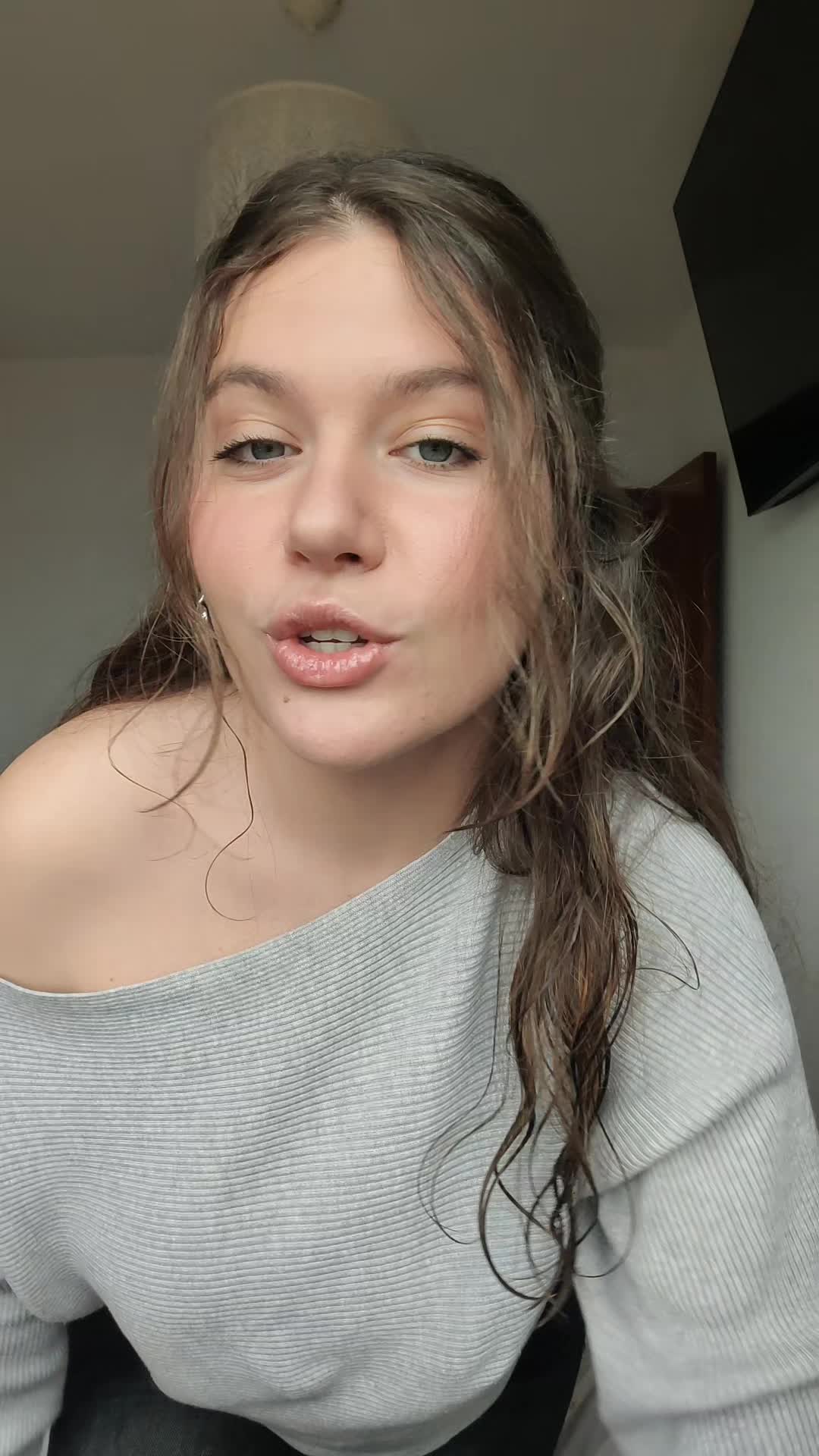 @joneenjamio_