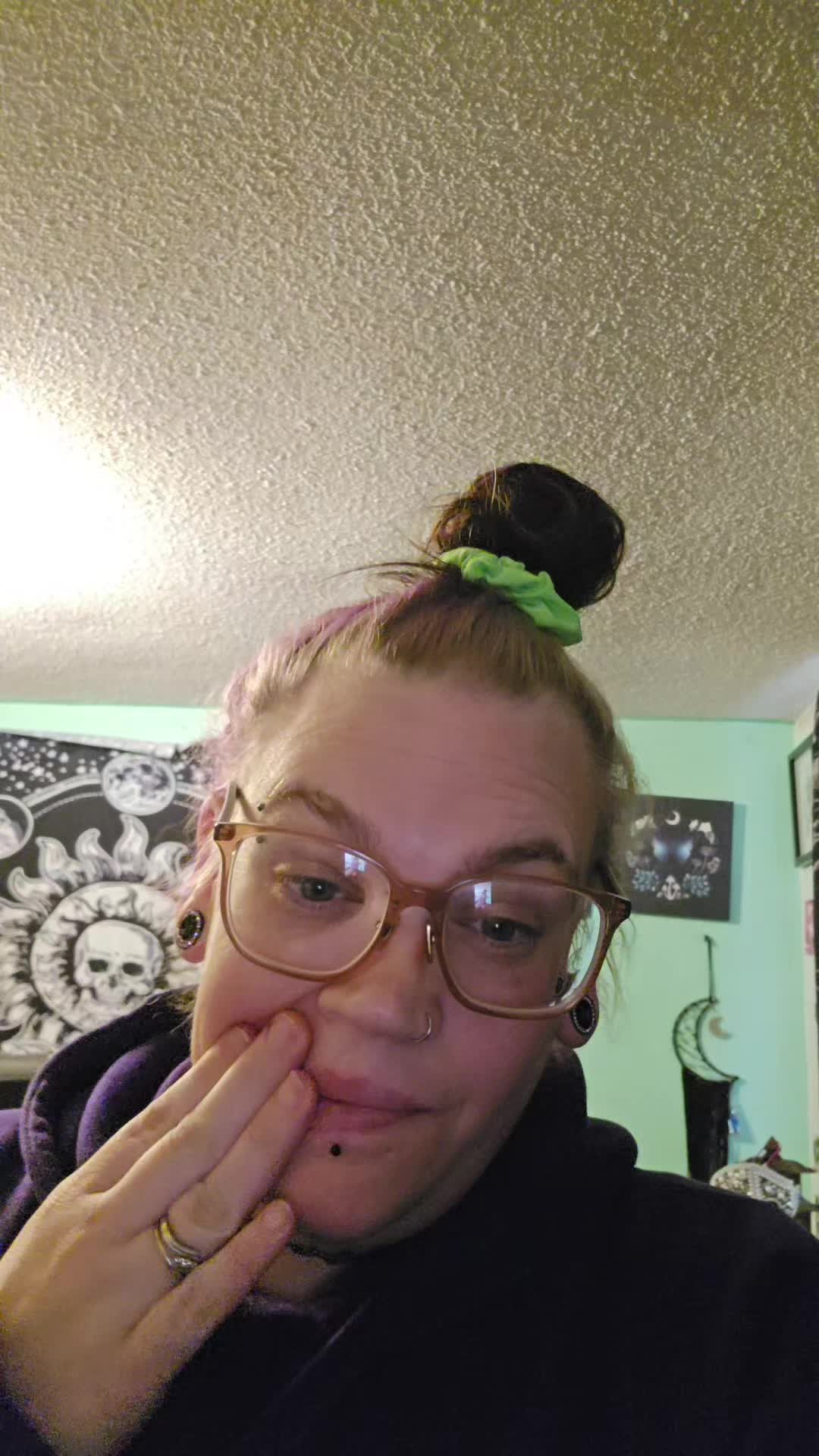 @curvyflawlesss 💛✨️🩷🖤