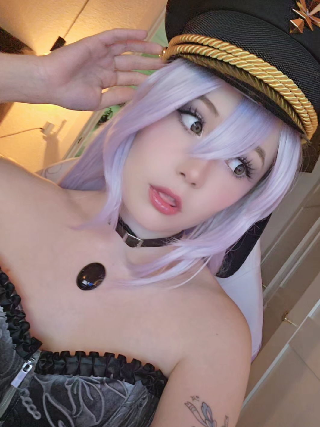 @୨ৎLaura