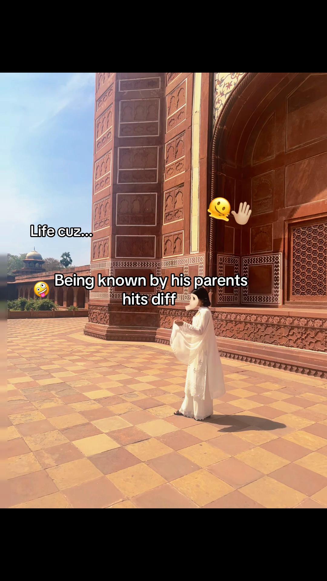 @𝒩