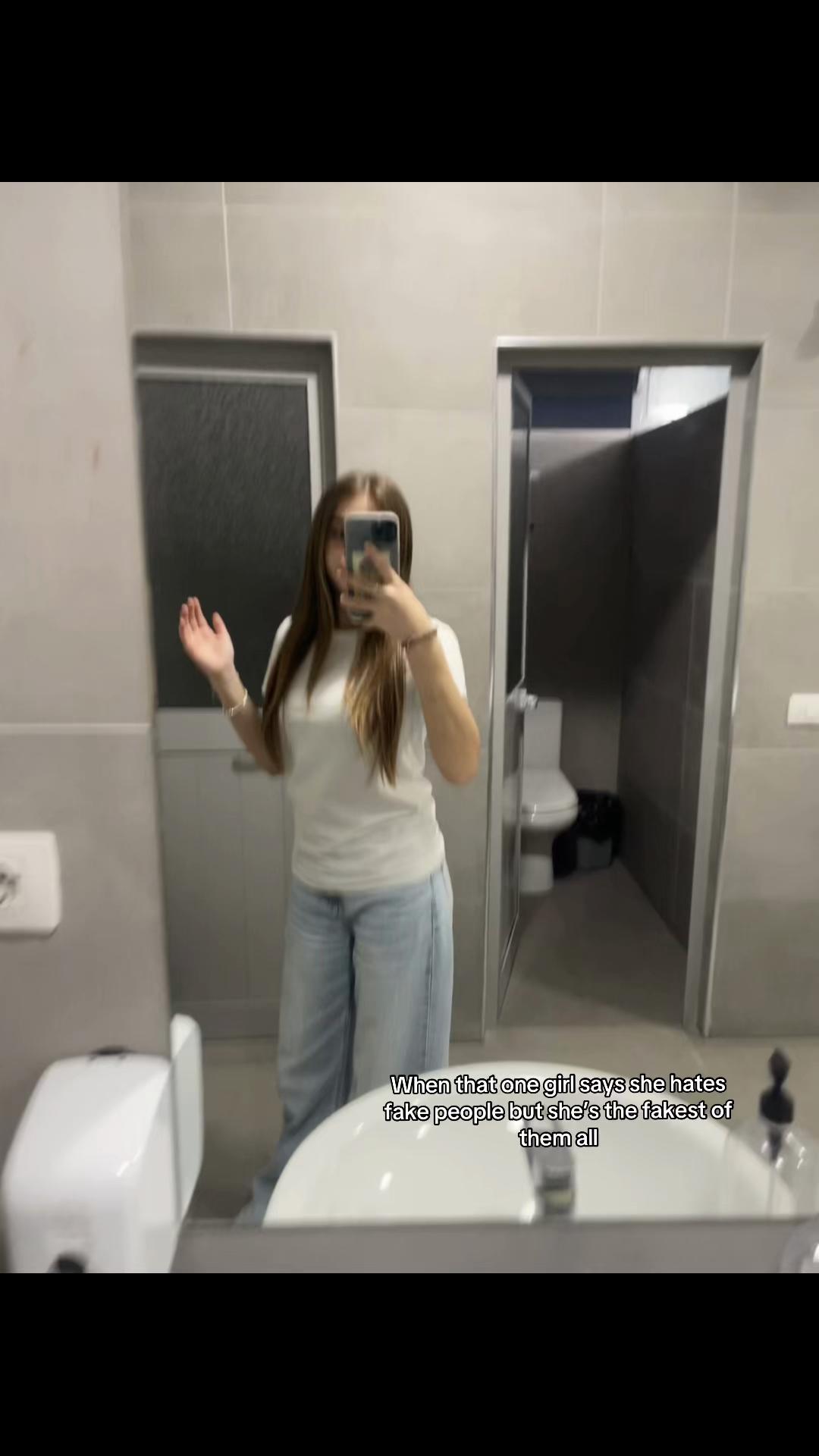 @𝐋