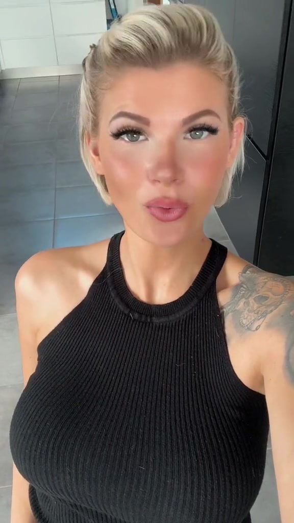 @❦