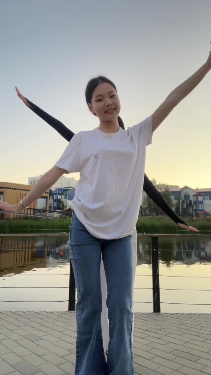 @𝐜𝐡𝐞𝐫𝐢𝐥