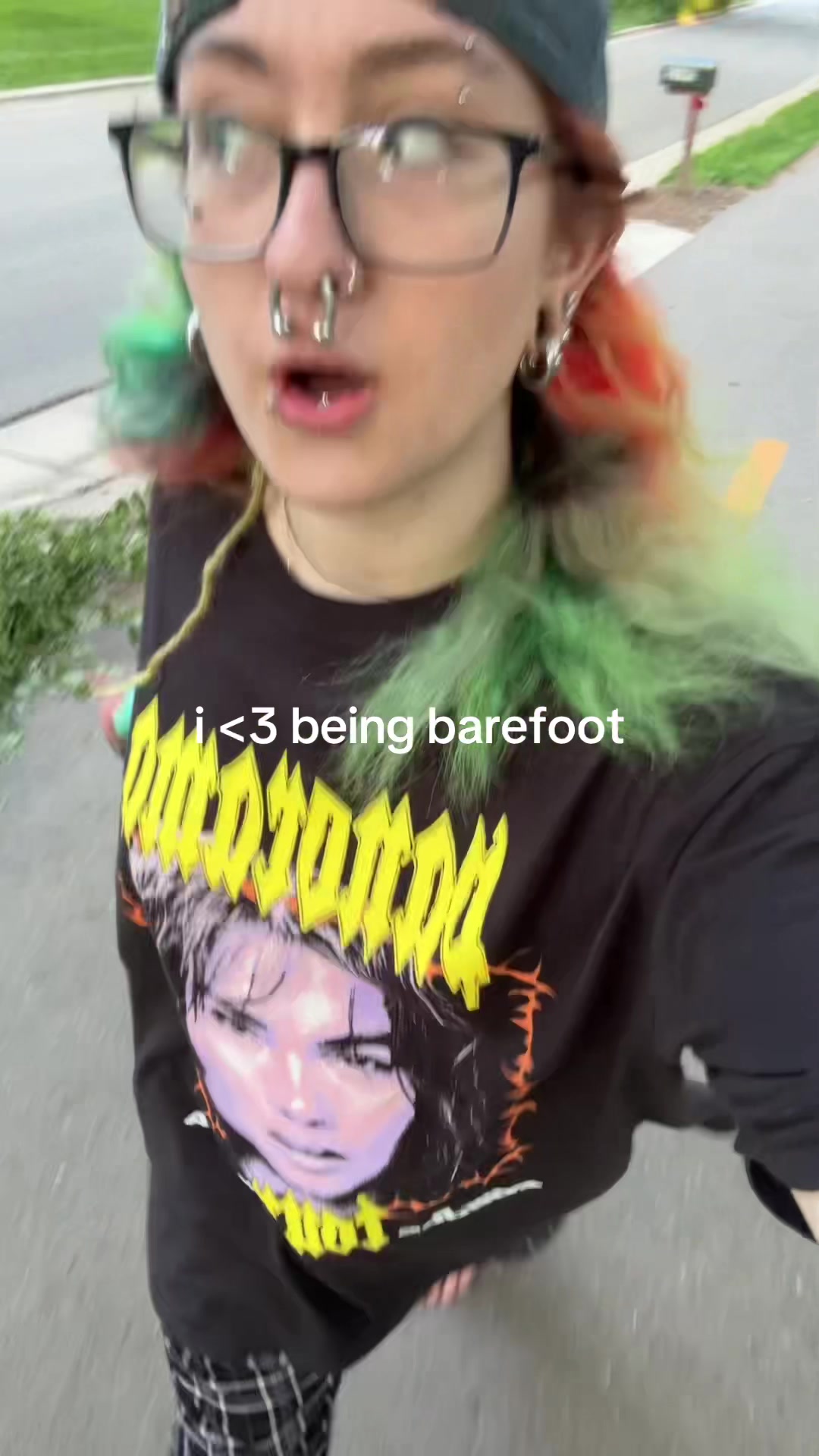 @armless.cum.circle