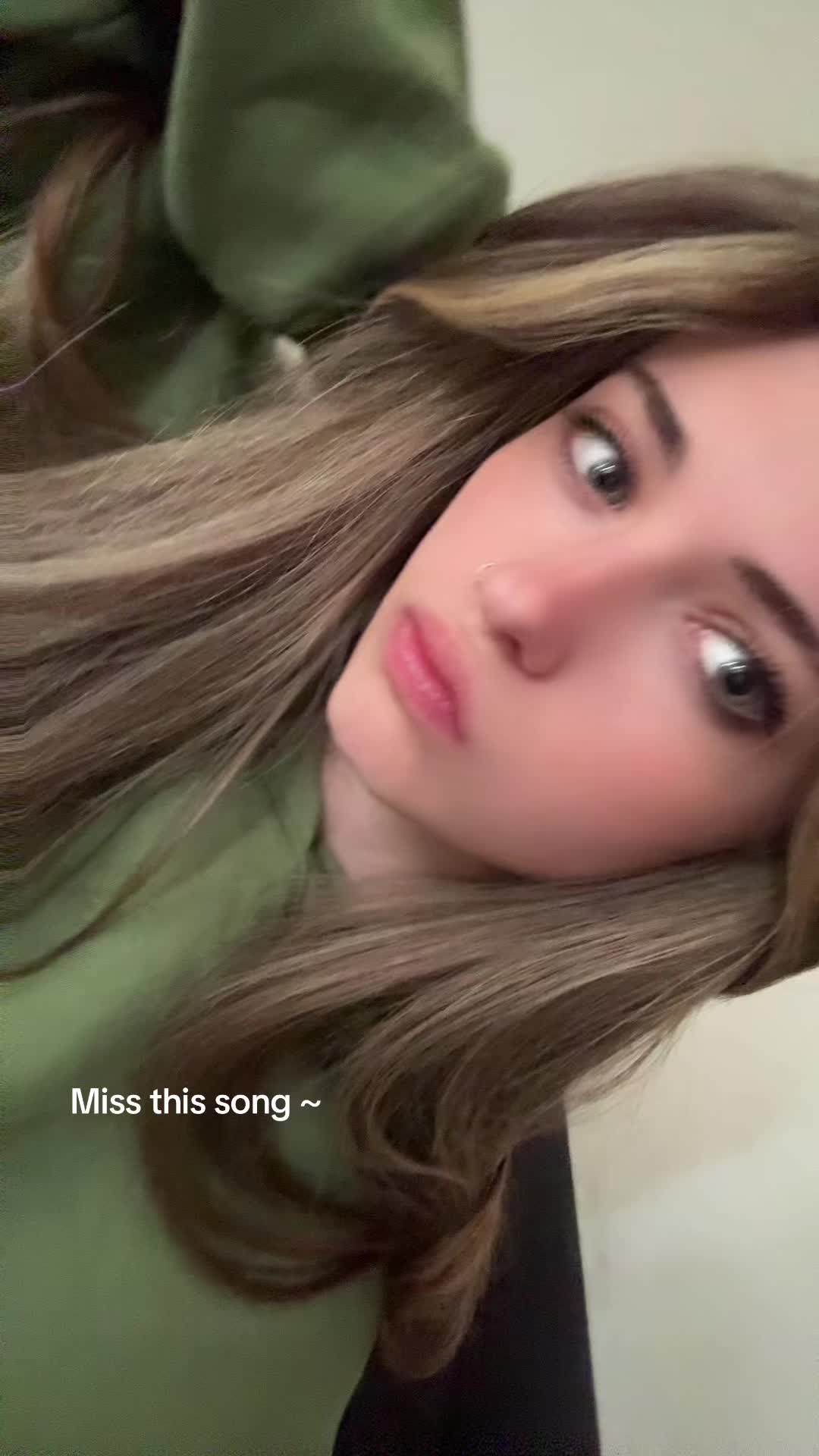@&egrave;Wrld🧛🏻&zwj;♀️🖤