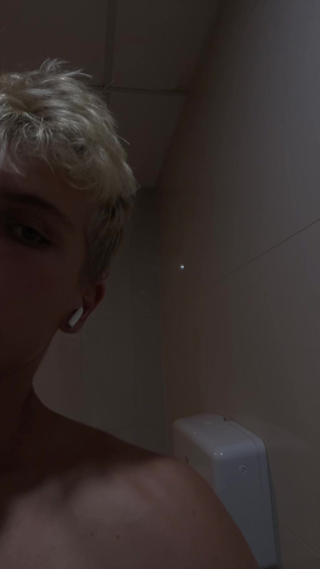 @danehowarth