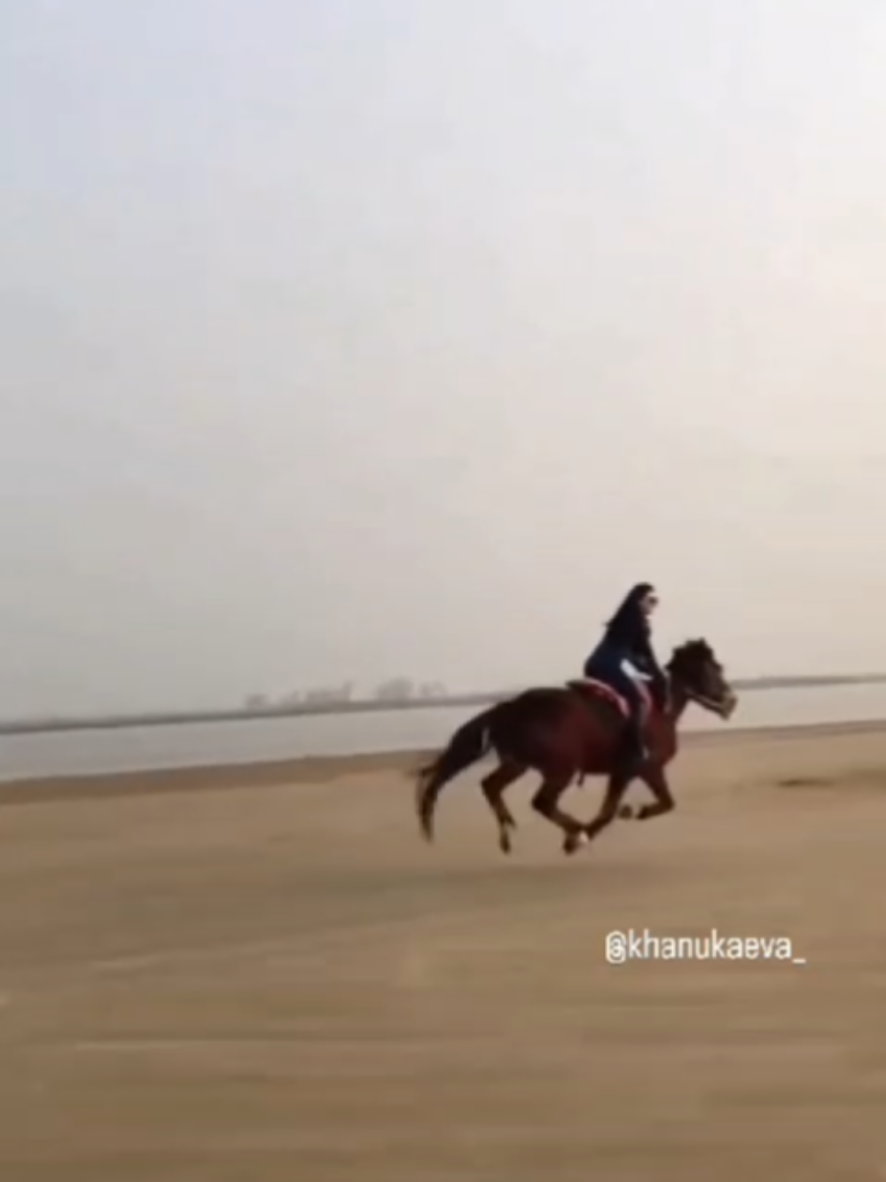 @khanukaeva_