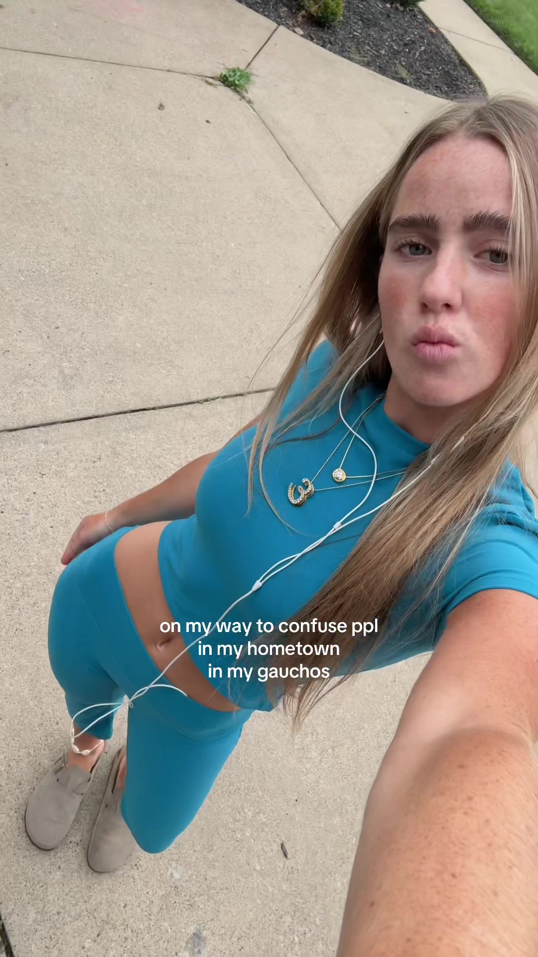 @ellie k