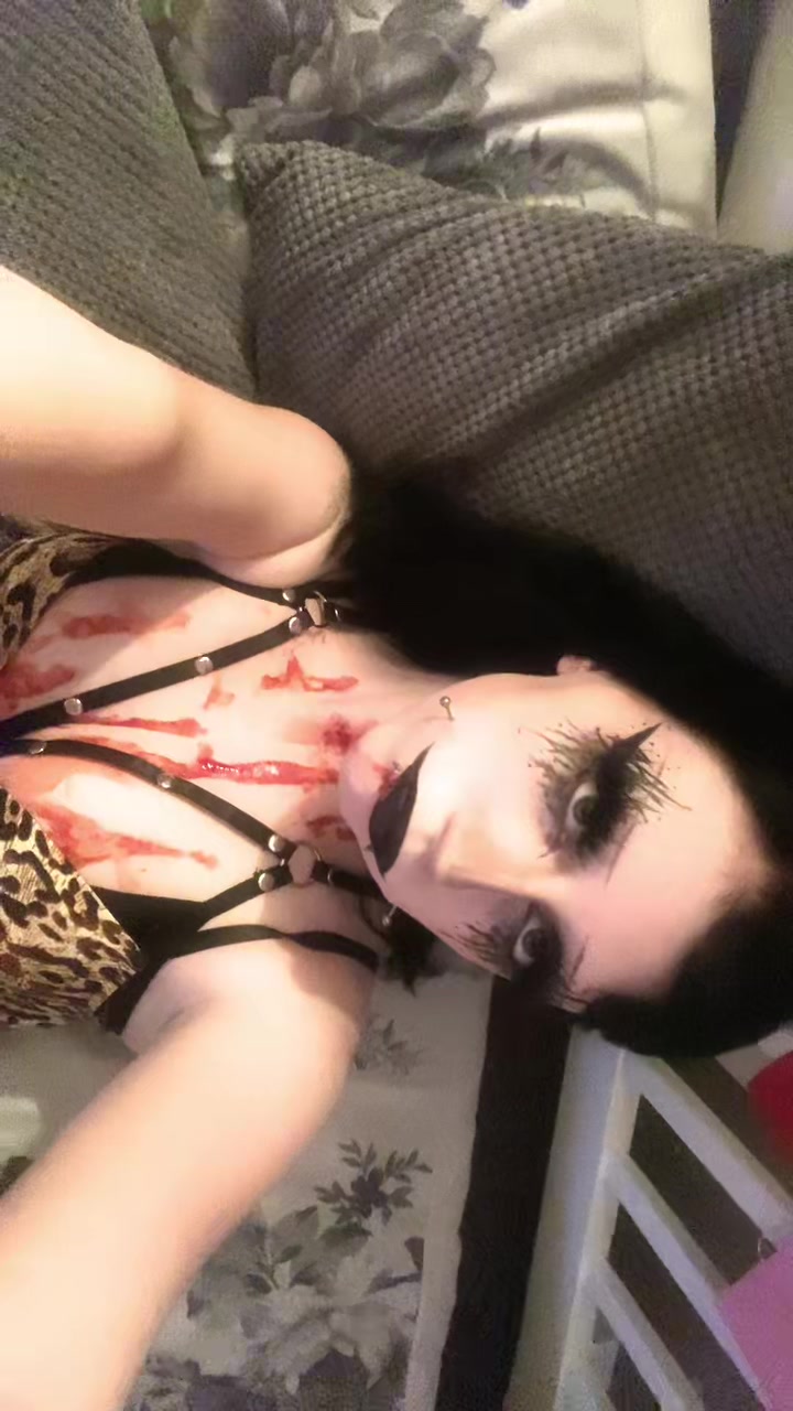 @<3