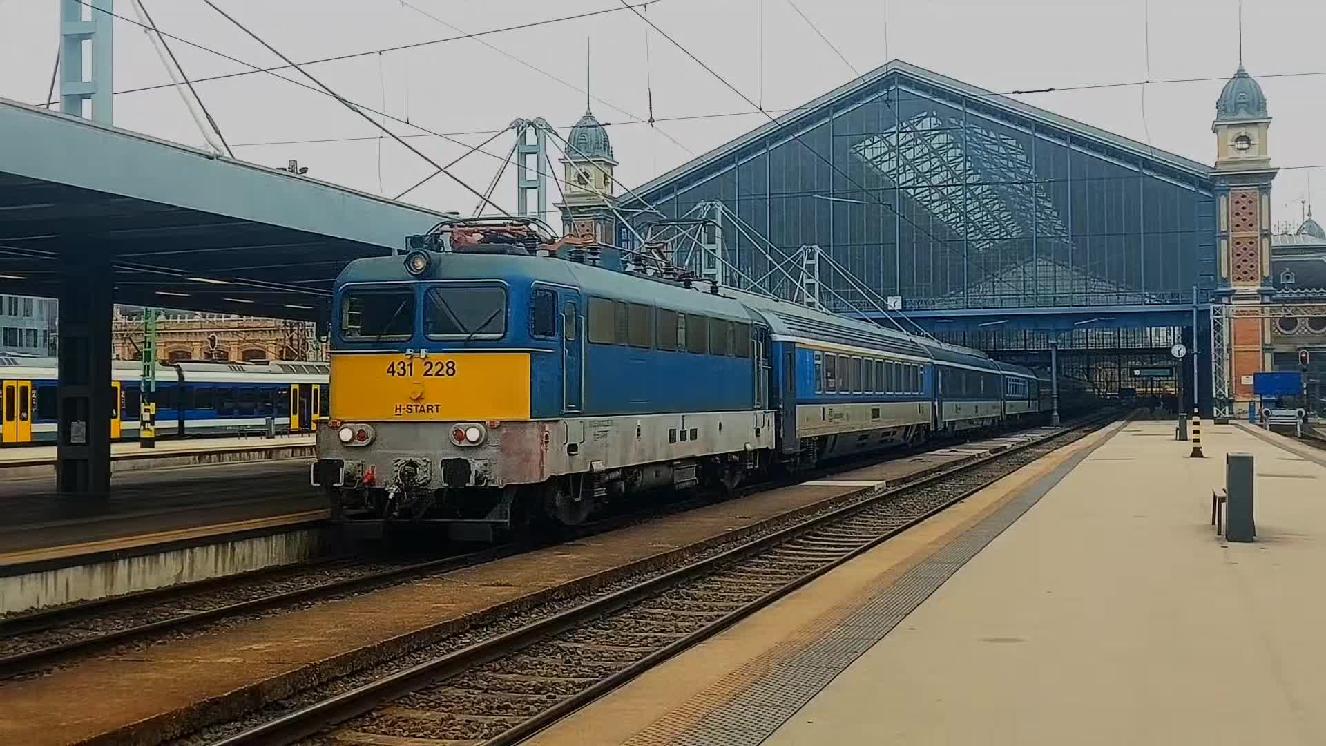 @villanypasztor