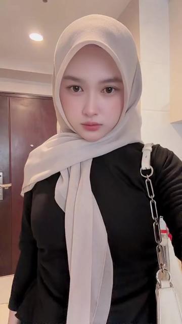 @hllnda_