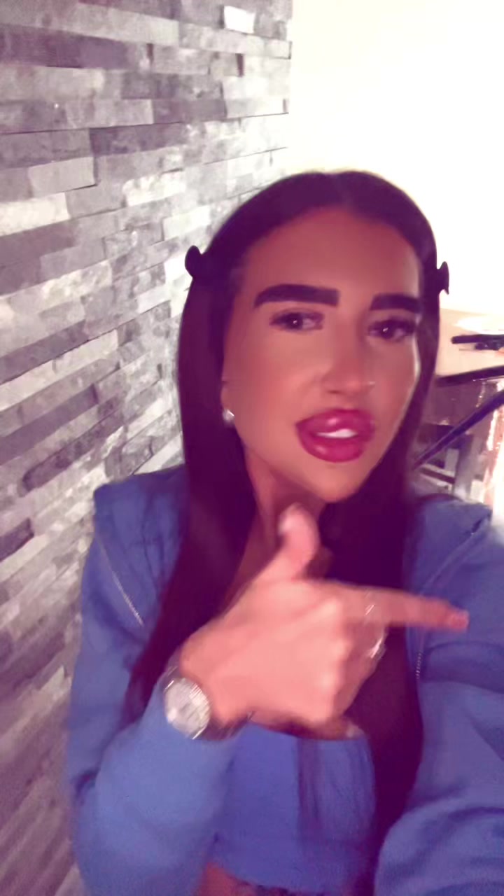 @Isabelleyoungxo