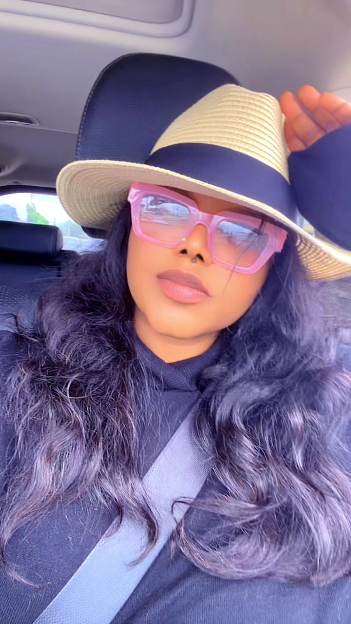 @Vanessa 🇨🇦