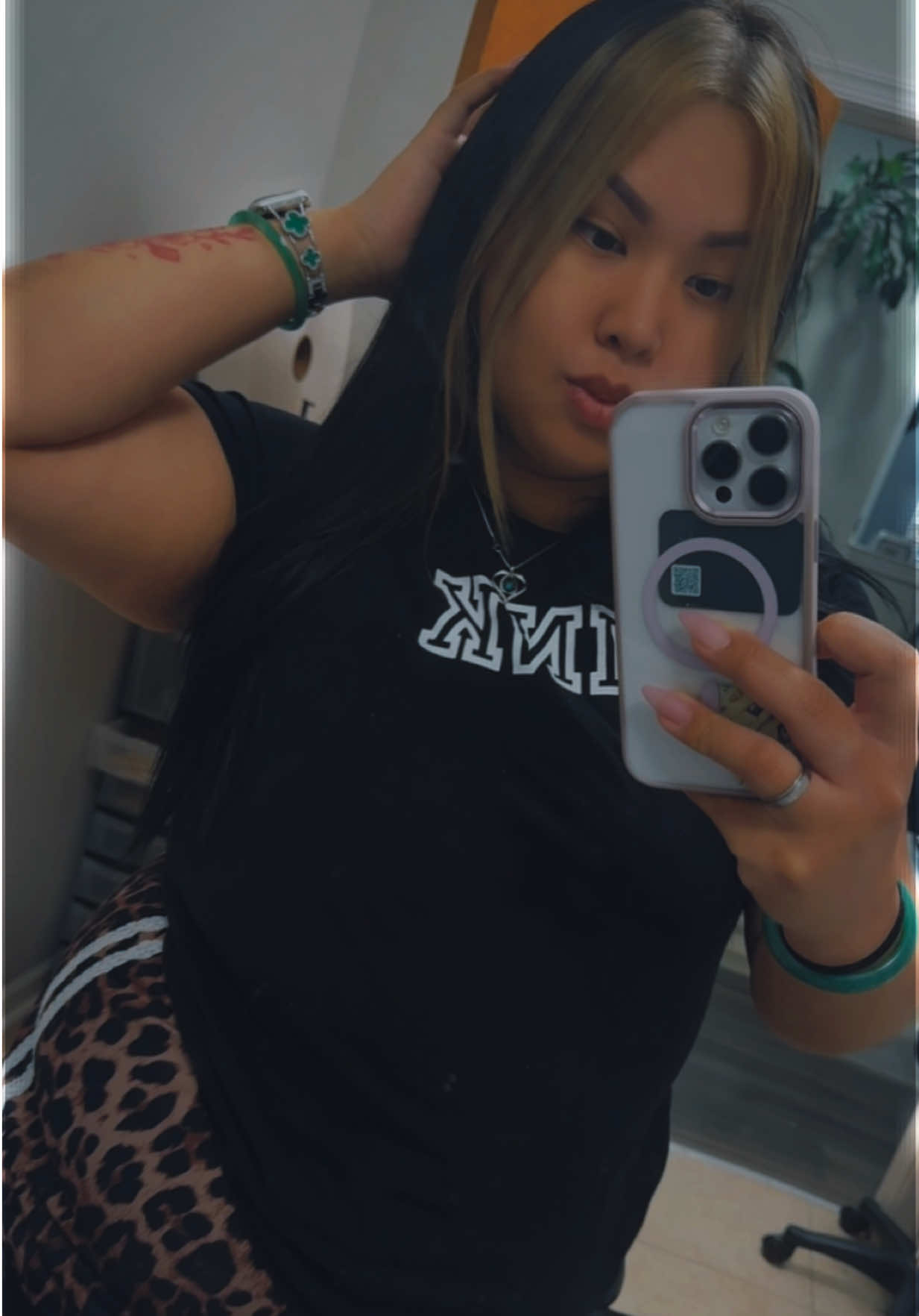 @pretty_jenni_vibes