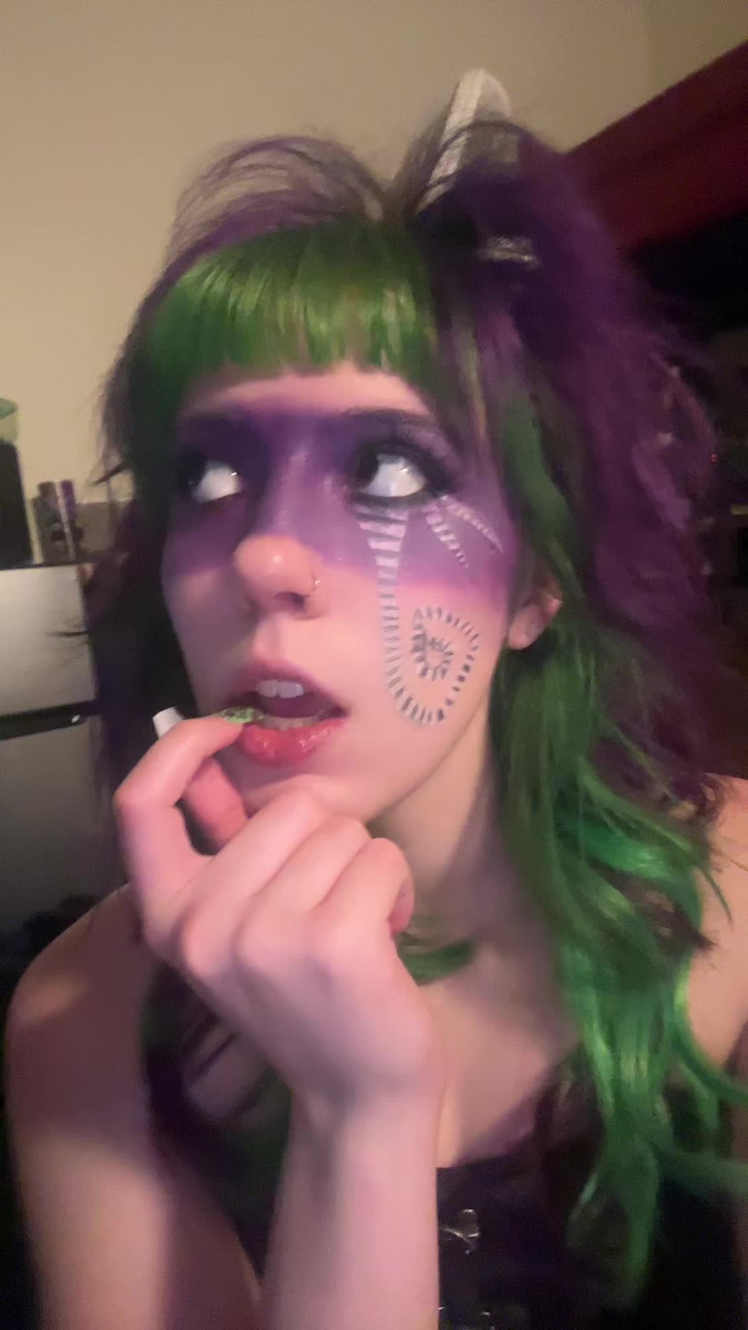 @divadown
