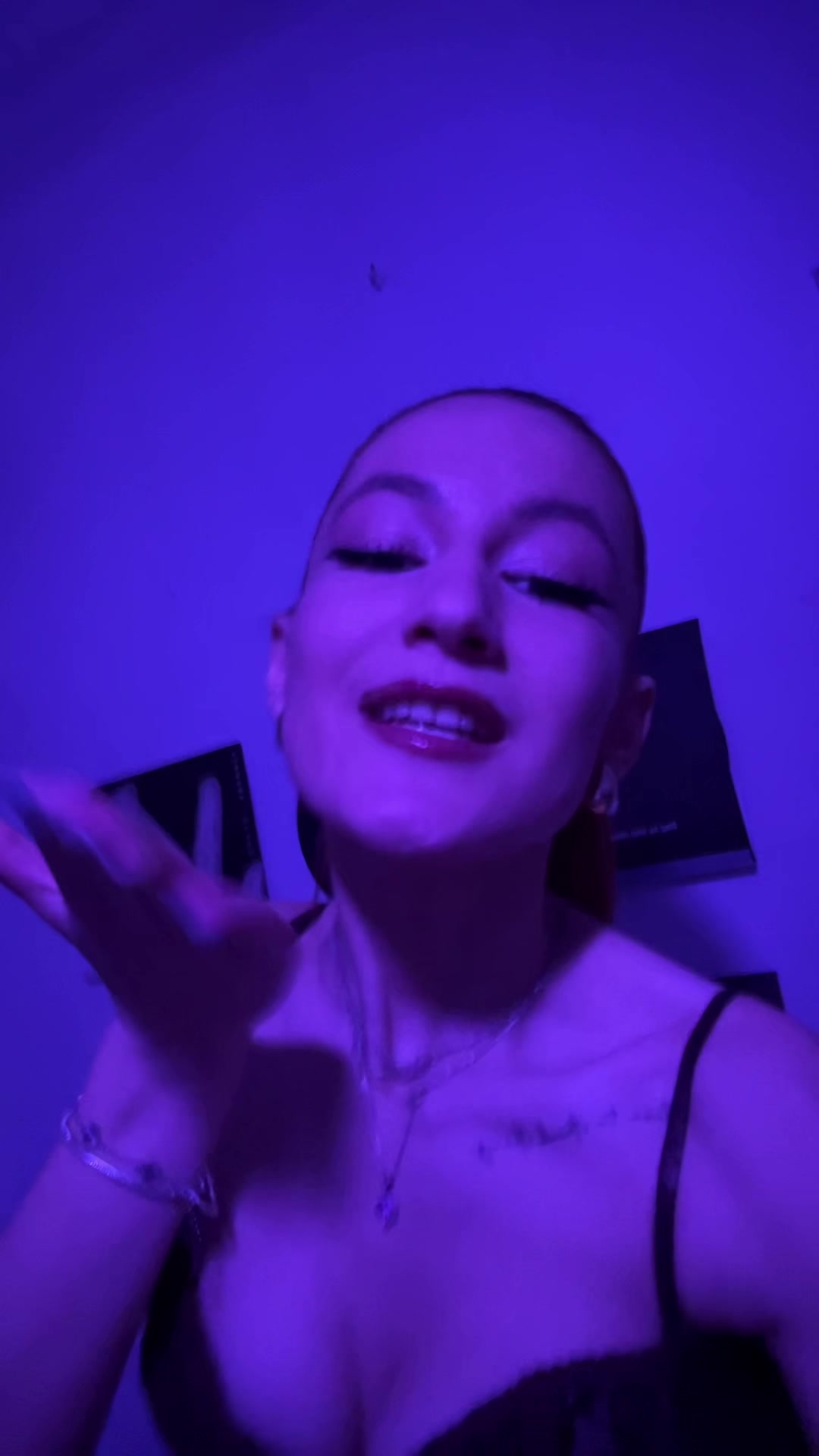 @👩🏼🦰