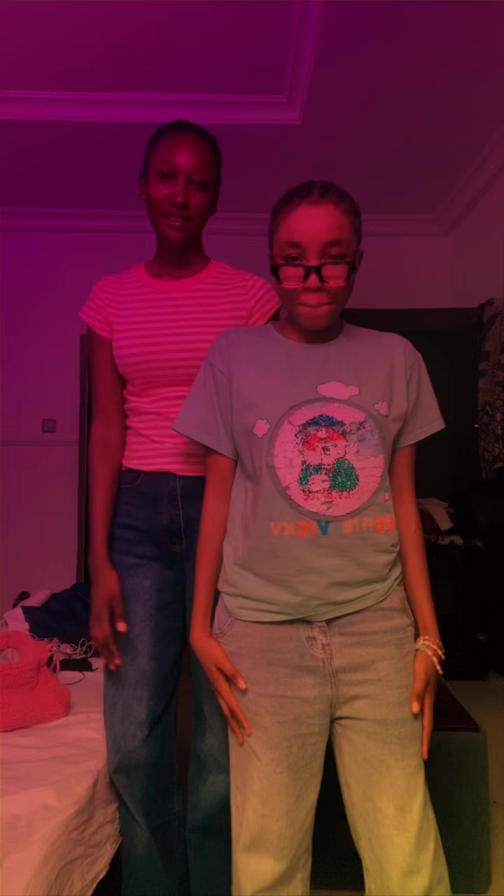 @Honey 🍯 🦋💄🫶🏻💅💍🐝💐🌈