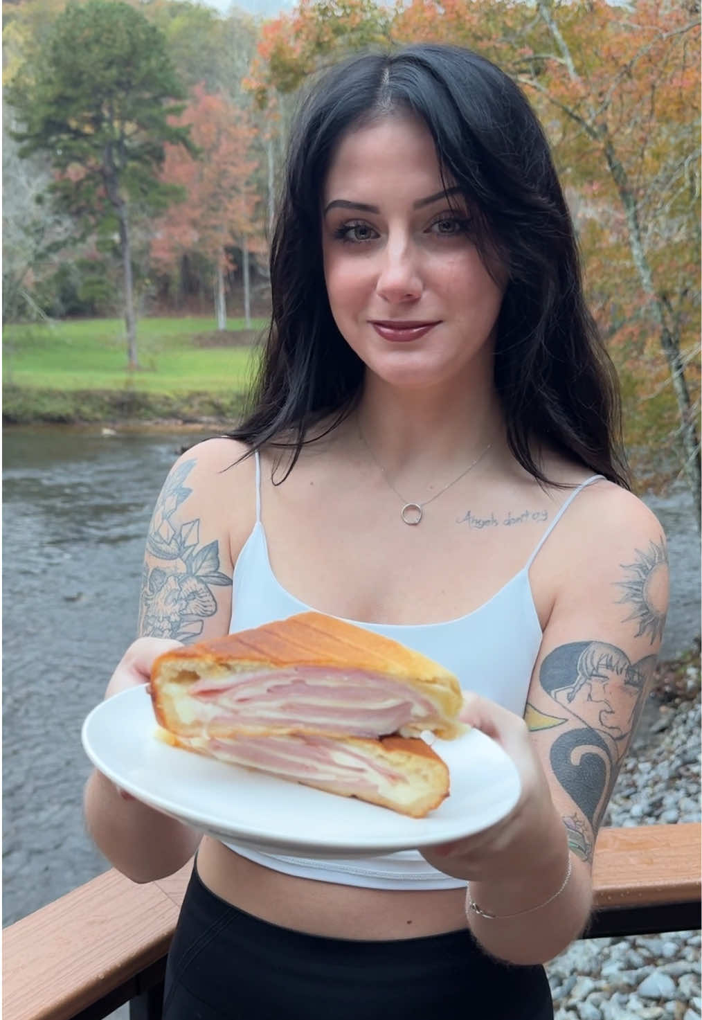 @sandwichcutiecat