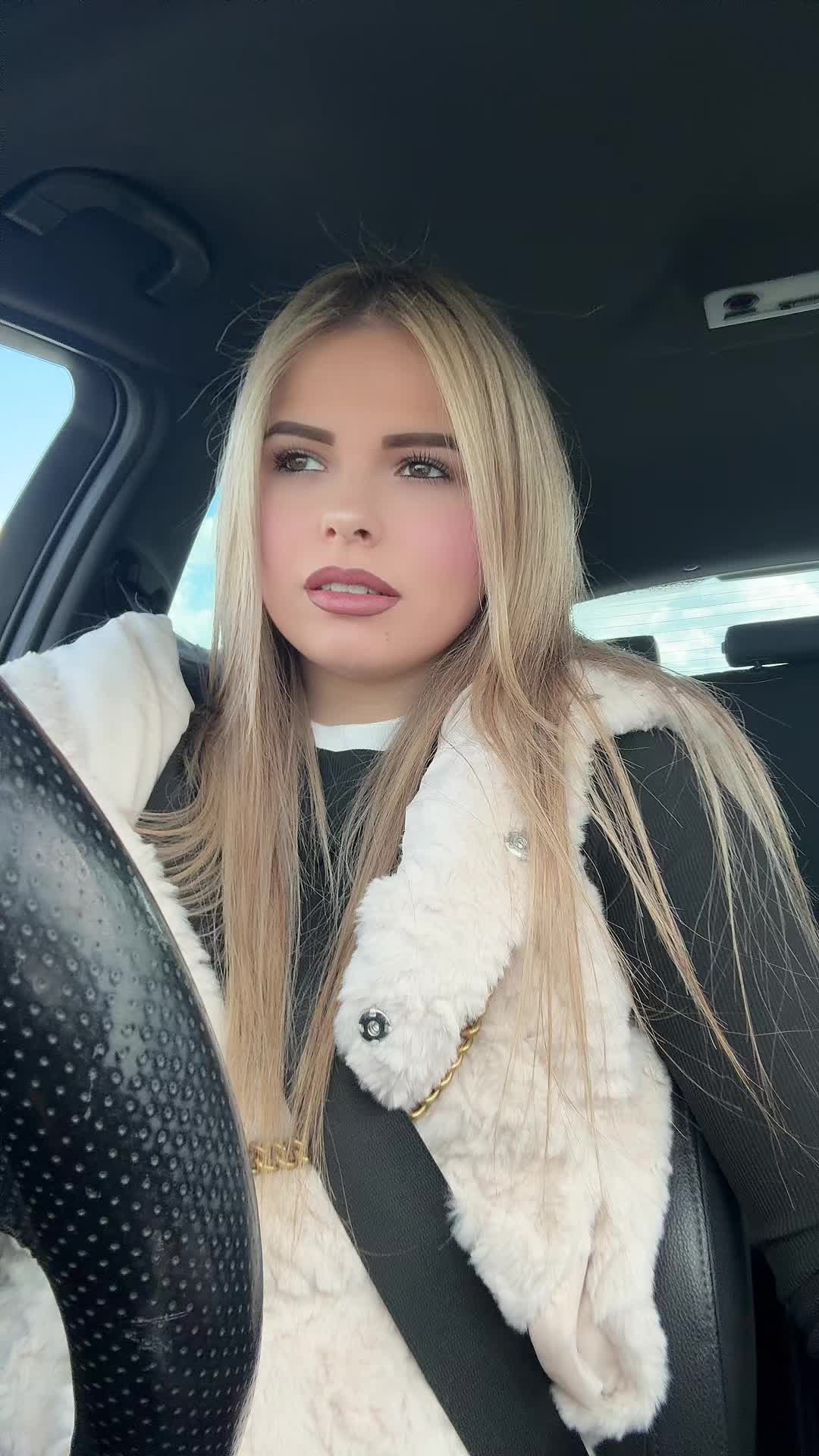 @LOLITA 🍒