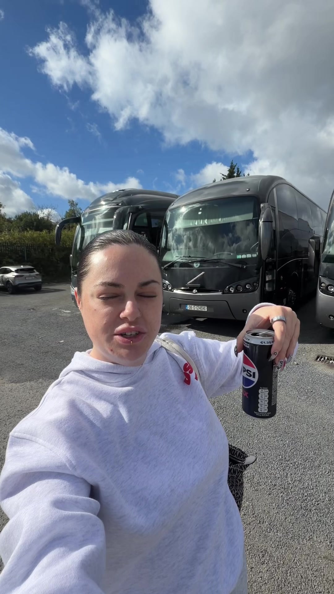 @robynmcmanus_