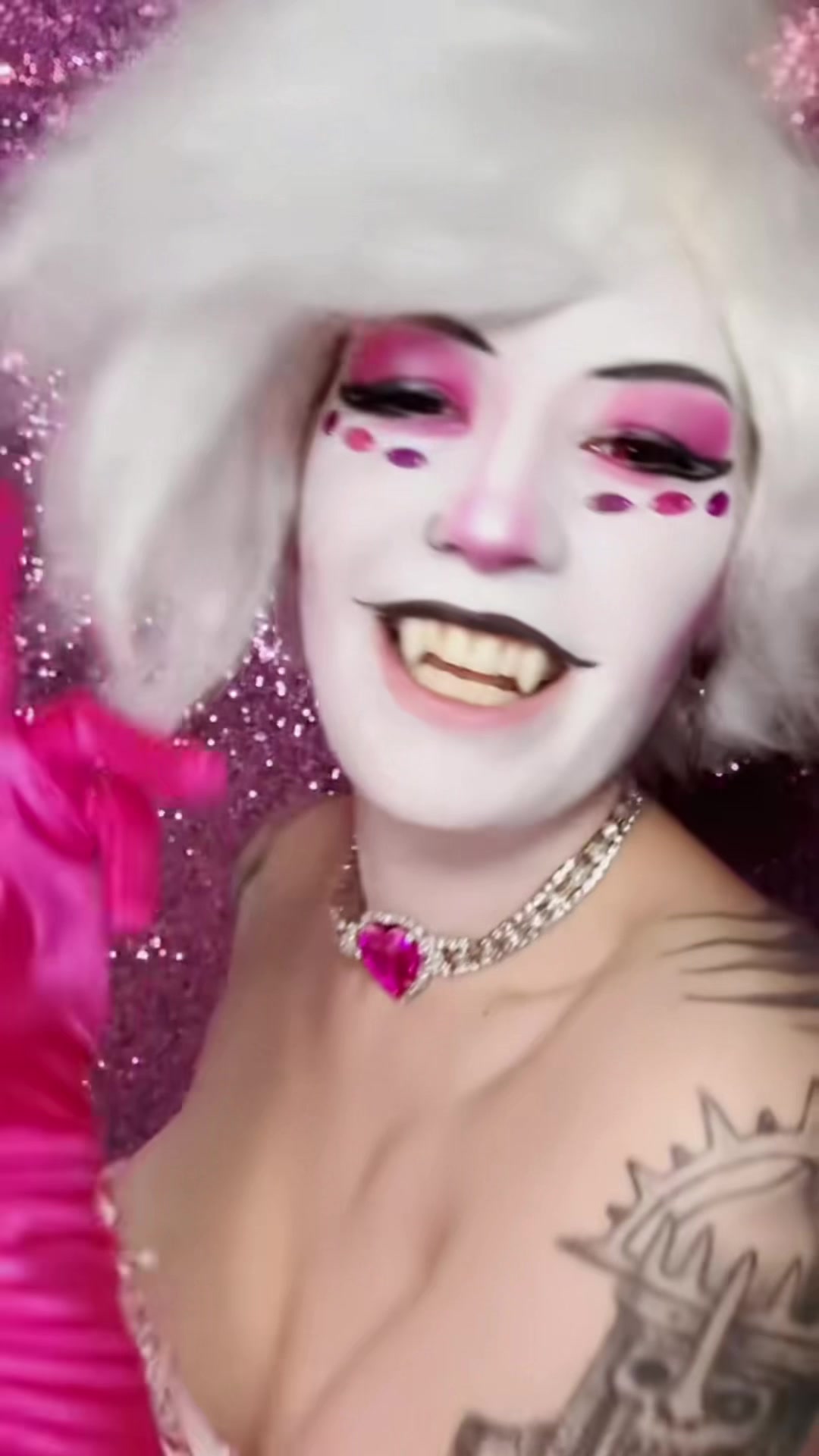 @MonsterMommy🧛🏼♀️