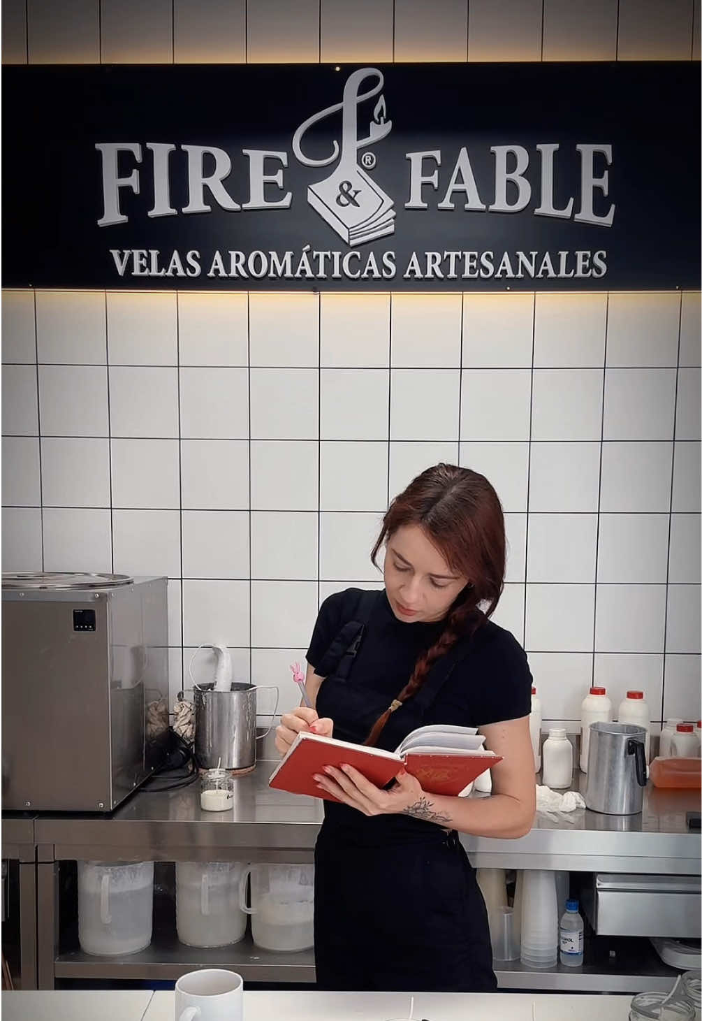 @FIRE & FABLE&reg; Velas arom&aacute;ticas