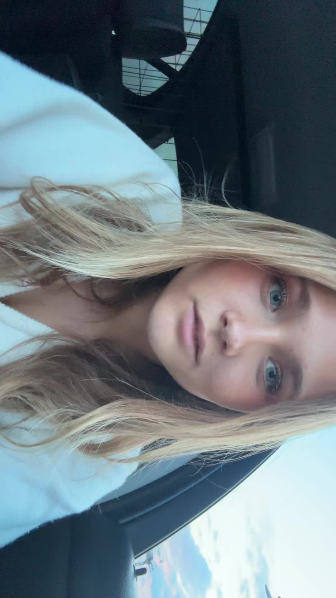 @Elle