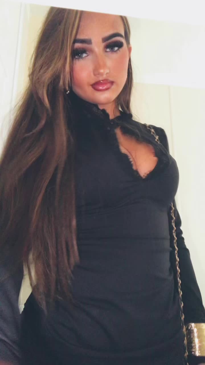 @𝒲𝒾𝓃𝓃𝒾ℯ 𝓂𝒶𝓇𝒾ℯ 👸🏽