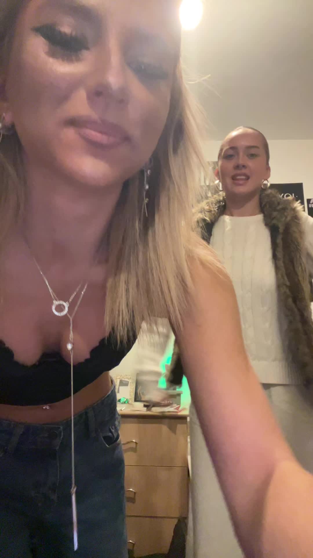 @leonaeinbeck