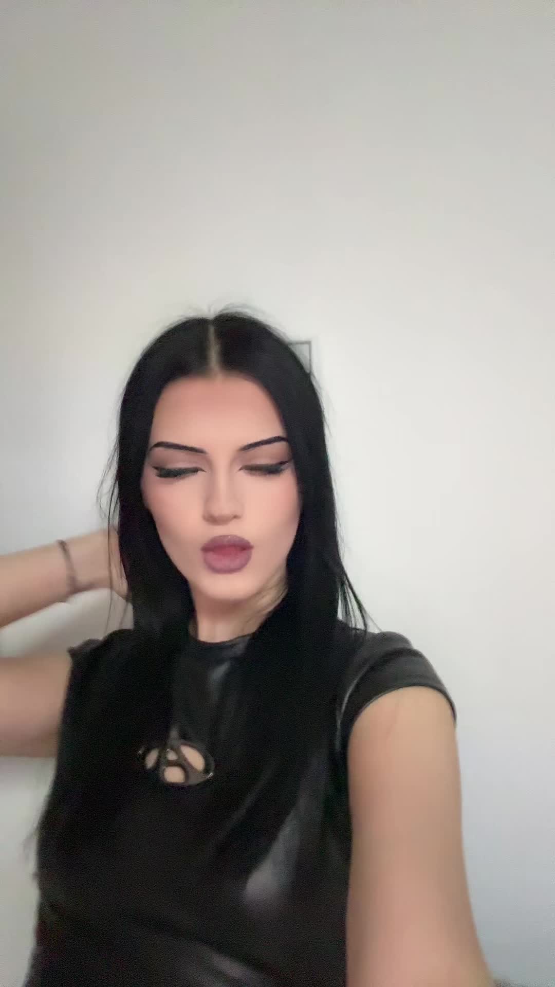 @🕷️🕸️