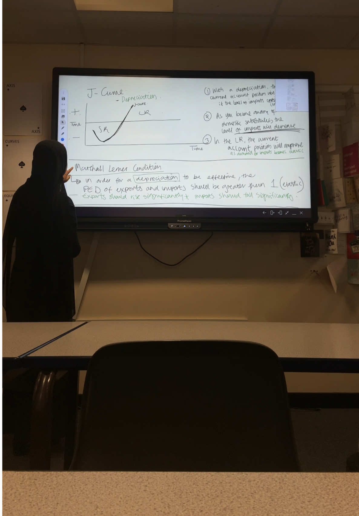 @shesaqualifiedteacher