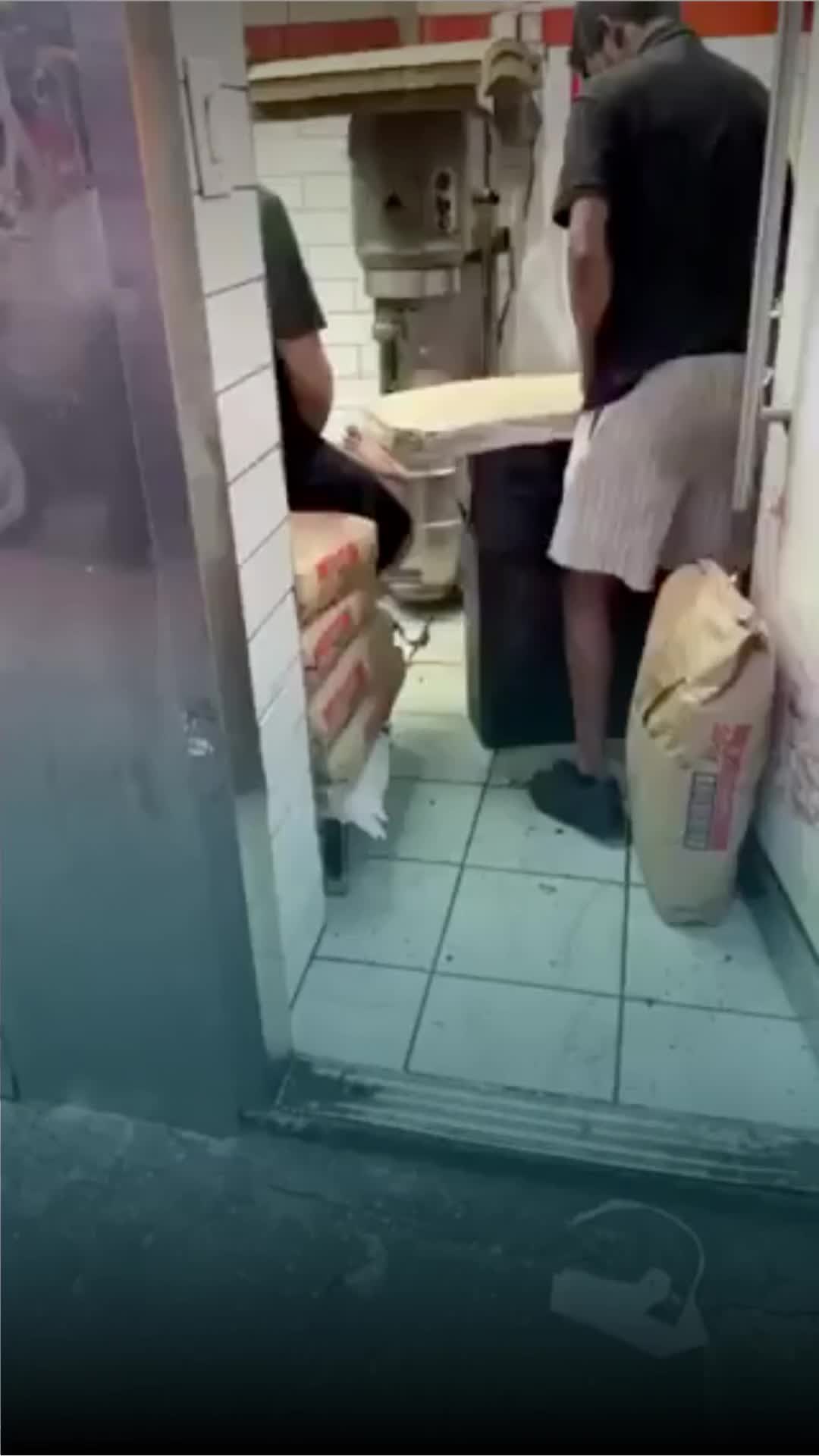 @Entre líneas