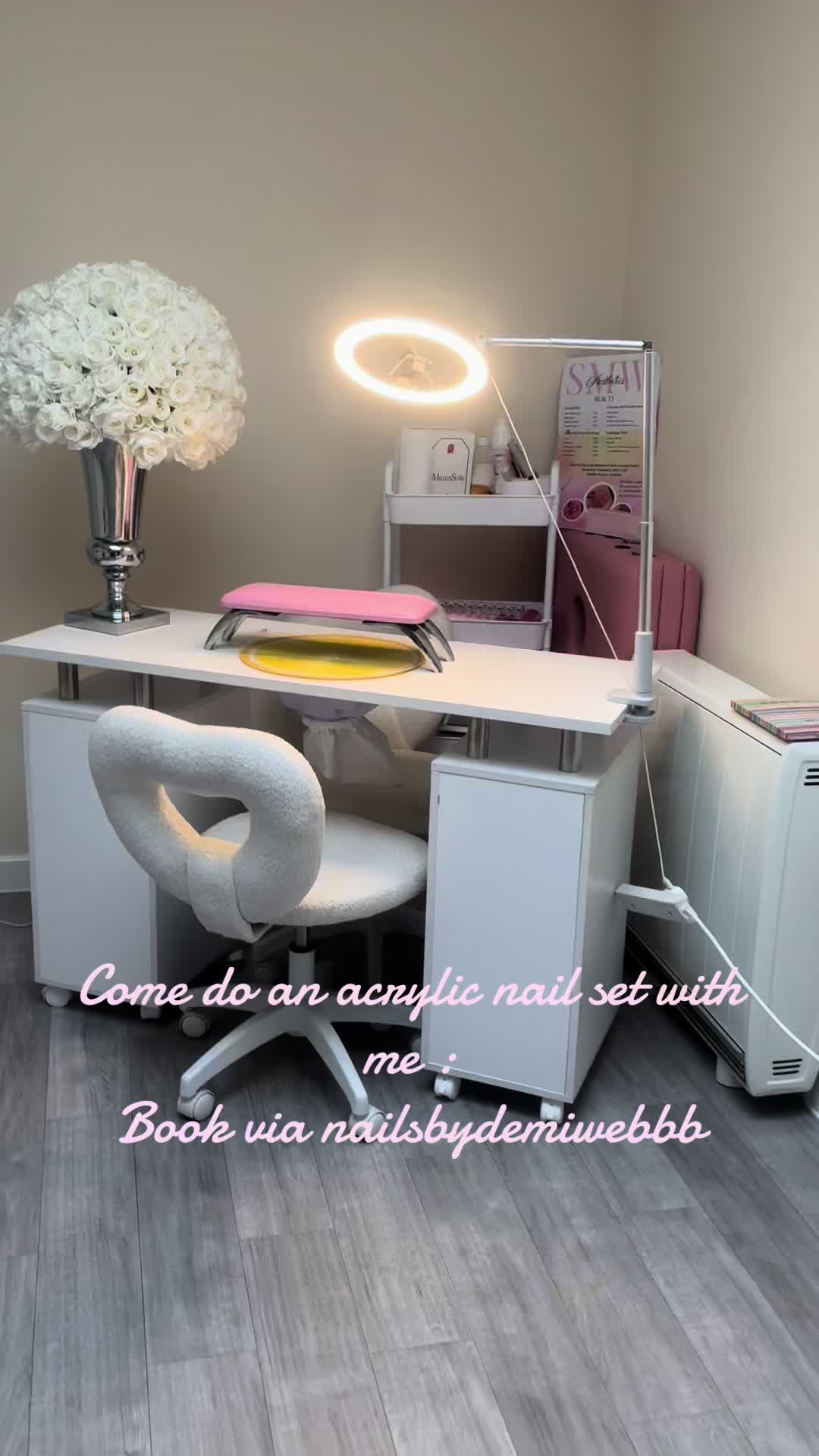 @demilouisewebbb
