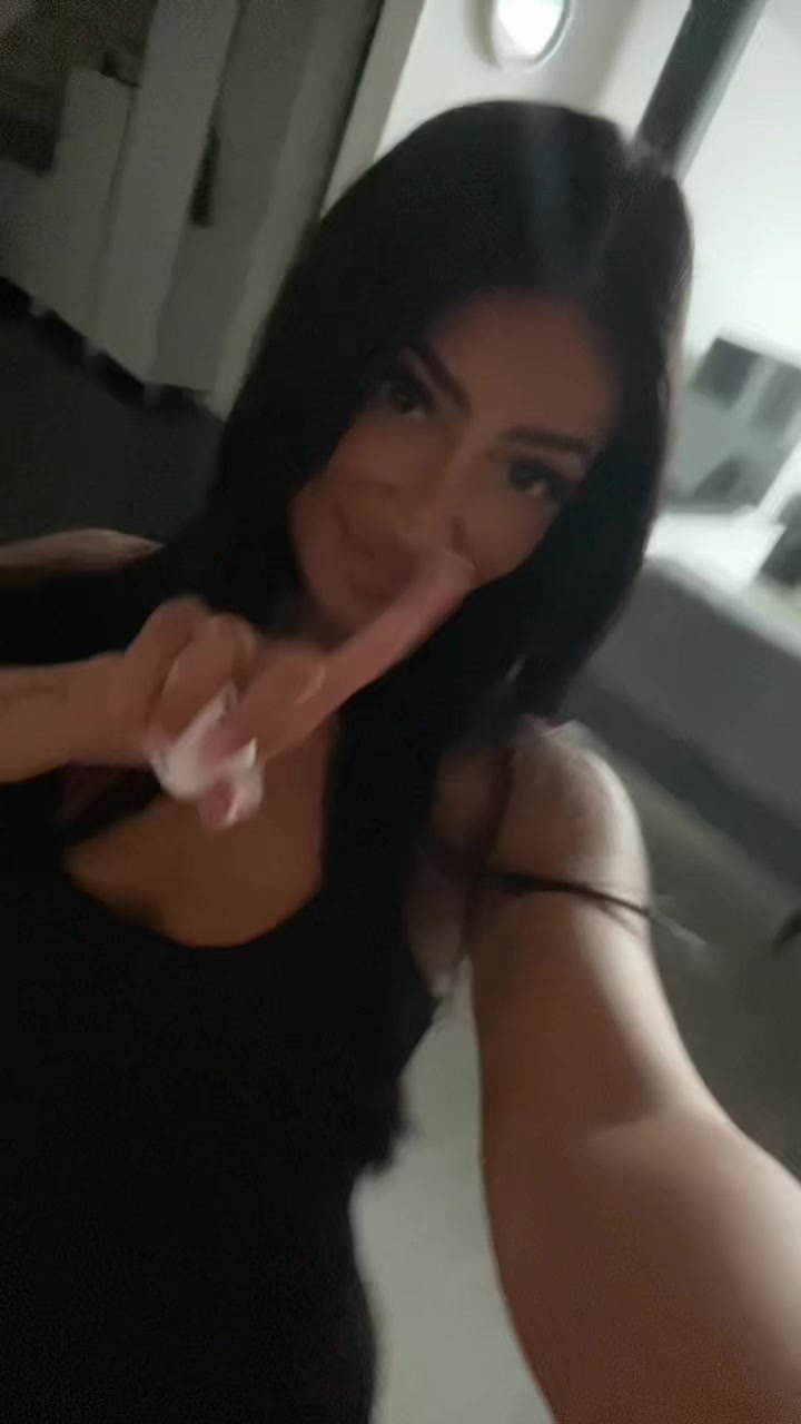 @Lara A
