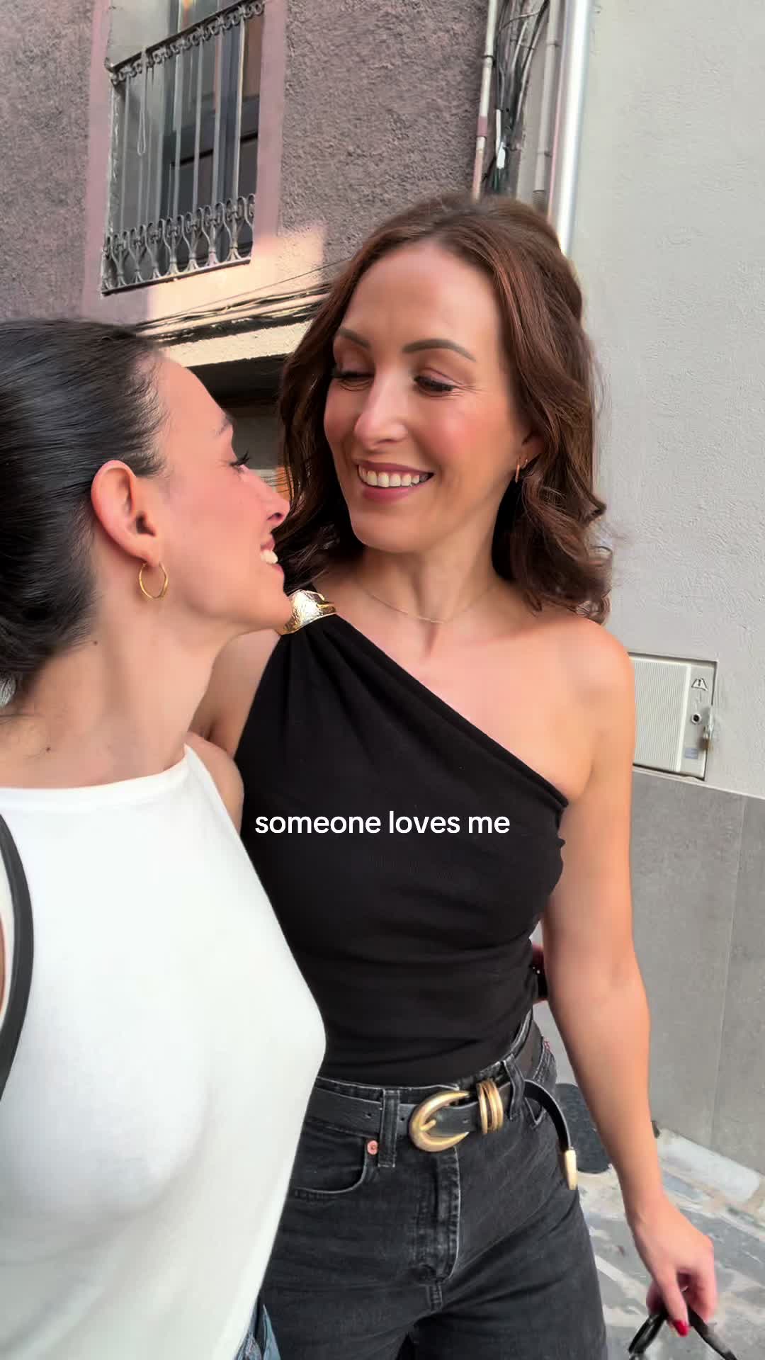 @Carrie & Anaïs