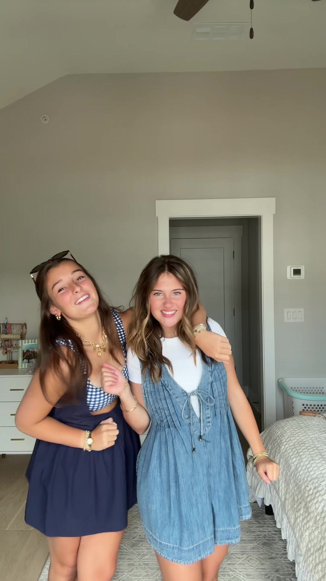 @Gabs_main