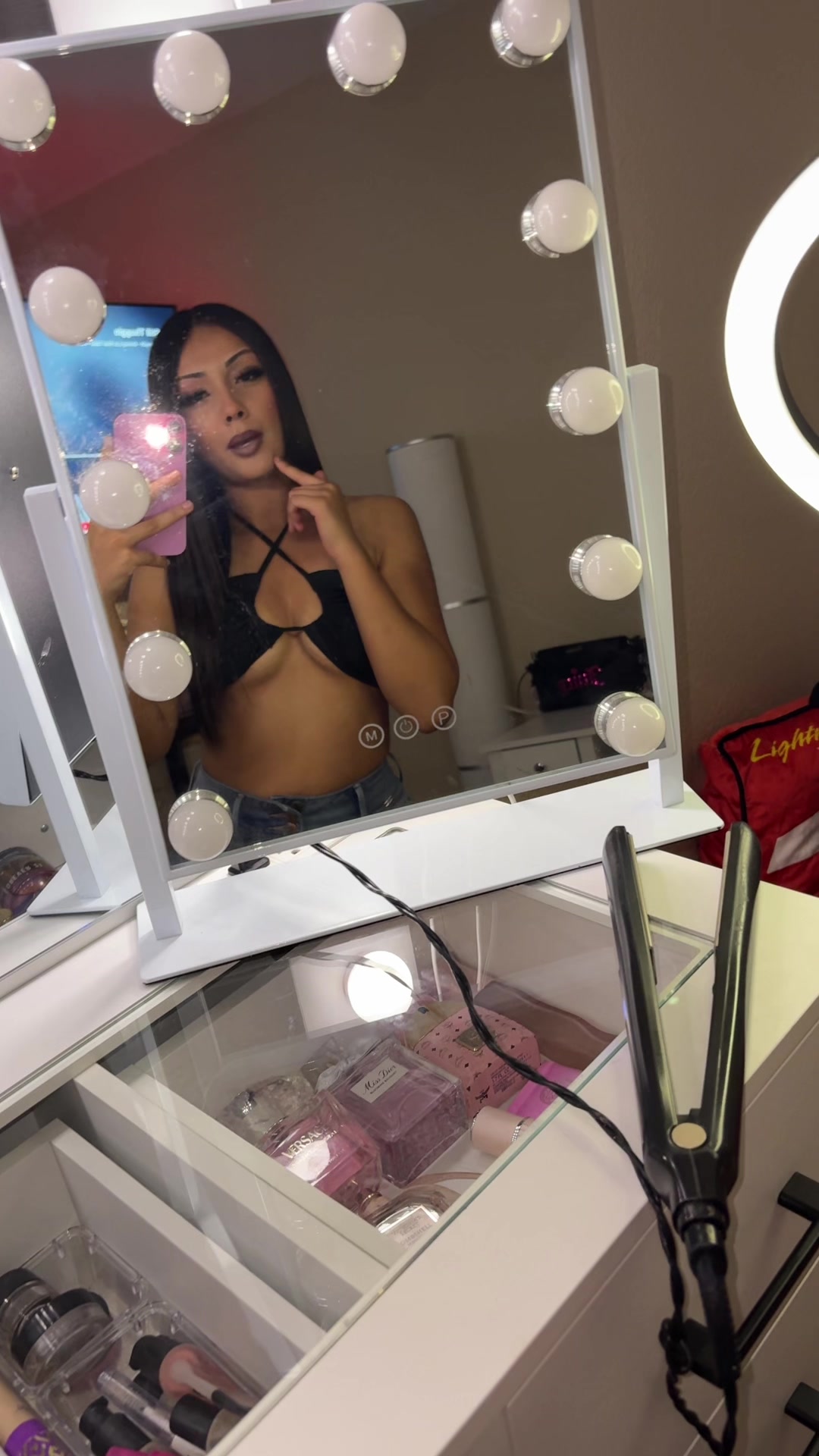 @pradabab3yy