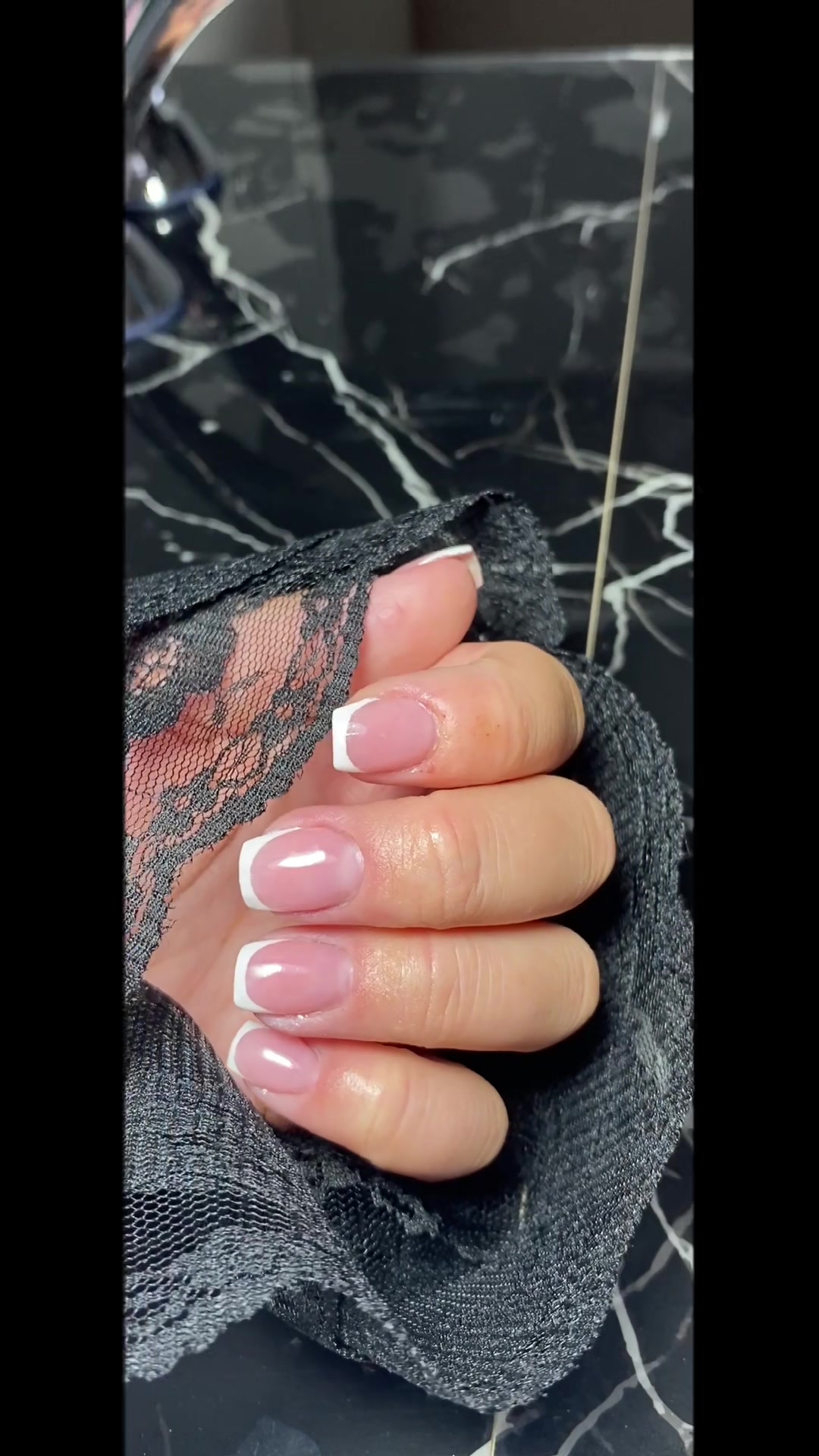 @larisagerox