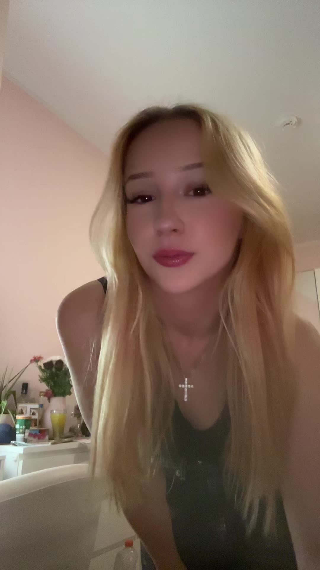 @Neelöö