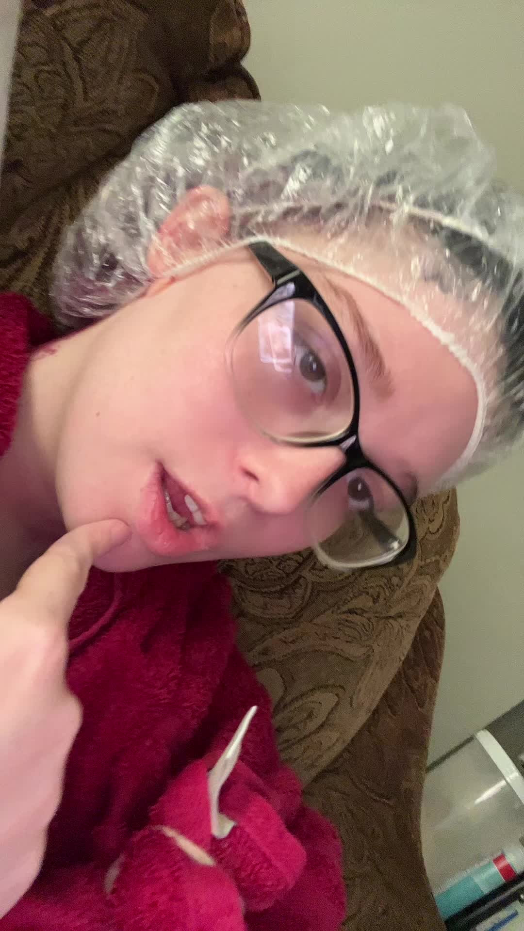 @milfsanonymous06