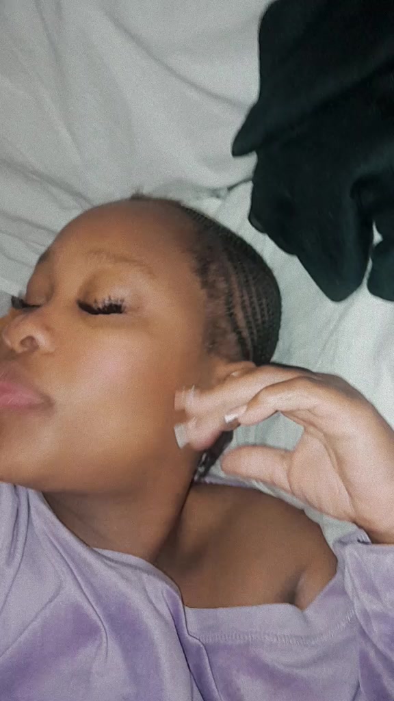 @Tshidi