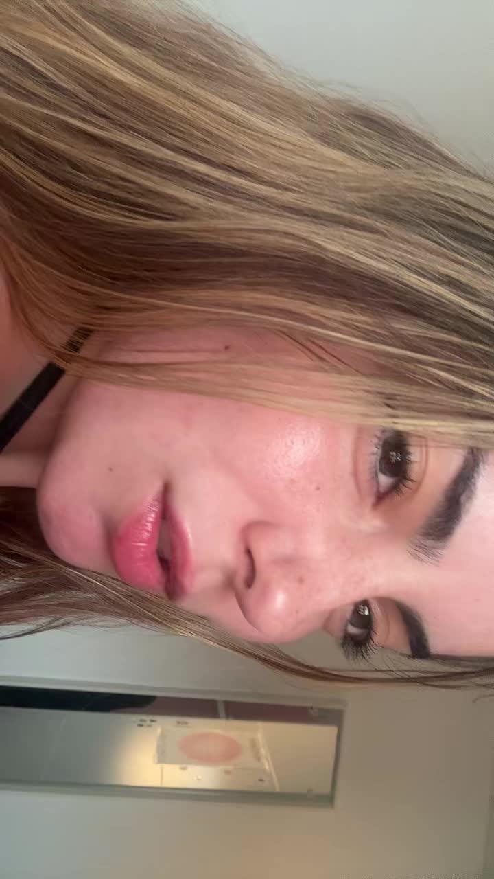 @laura_mooreno