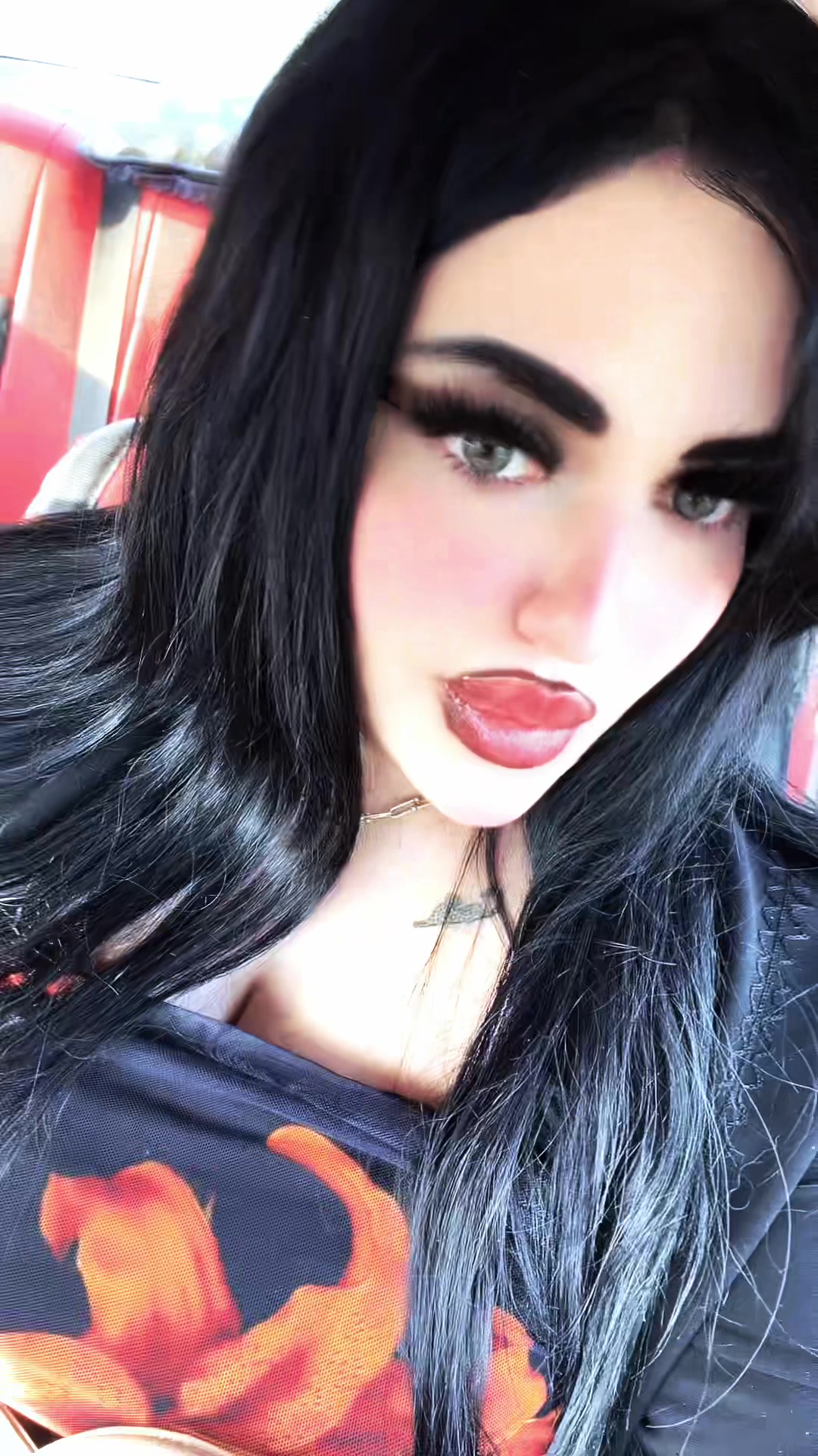 @Sophia_sophi888