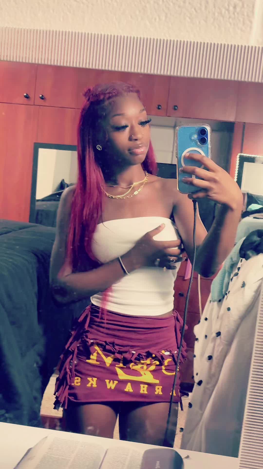 @zarriahelai