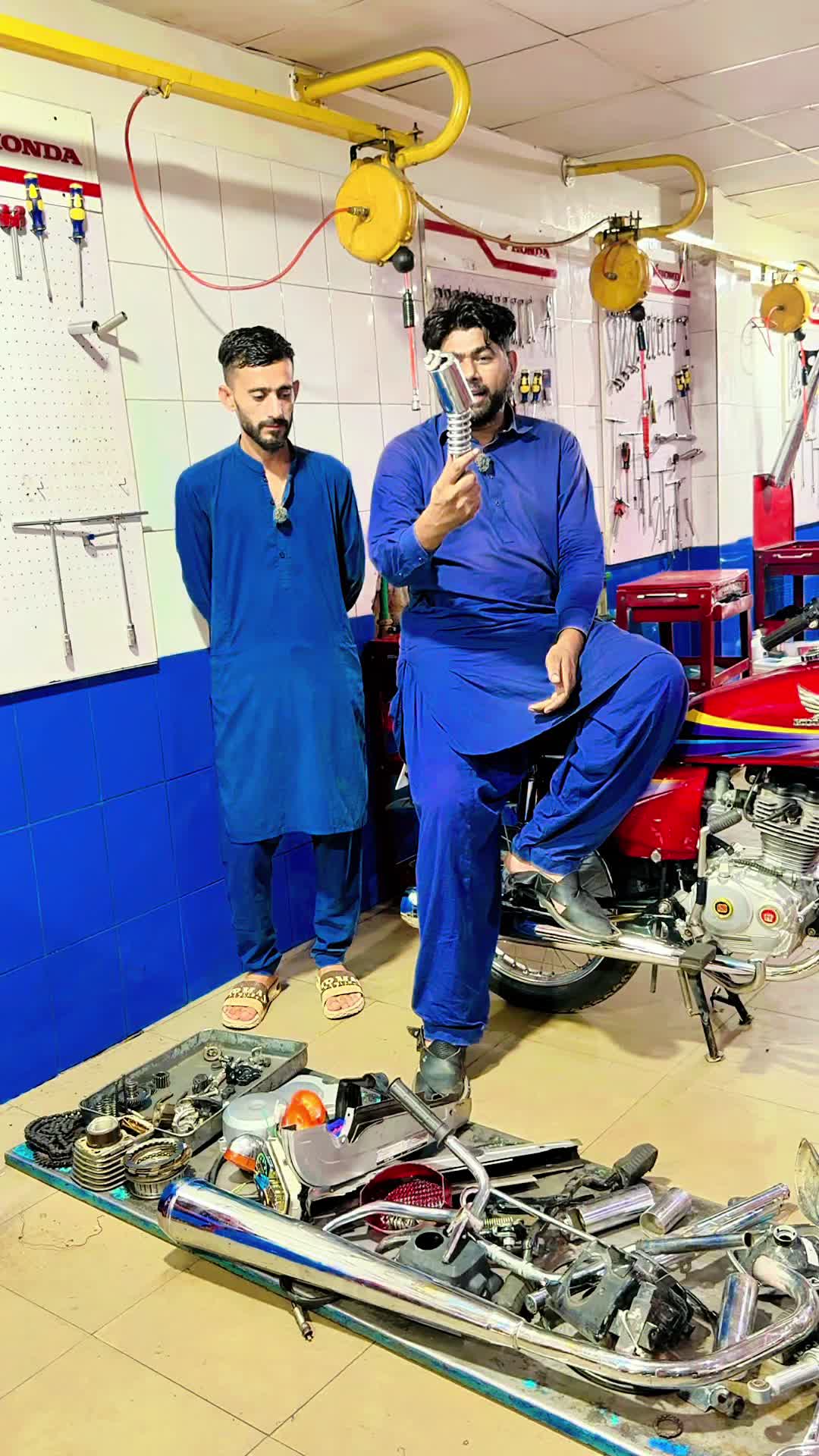 @Honda workshop officials