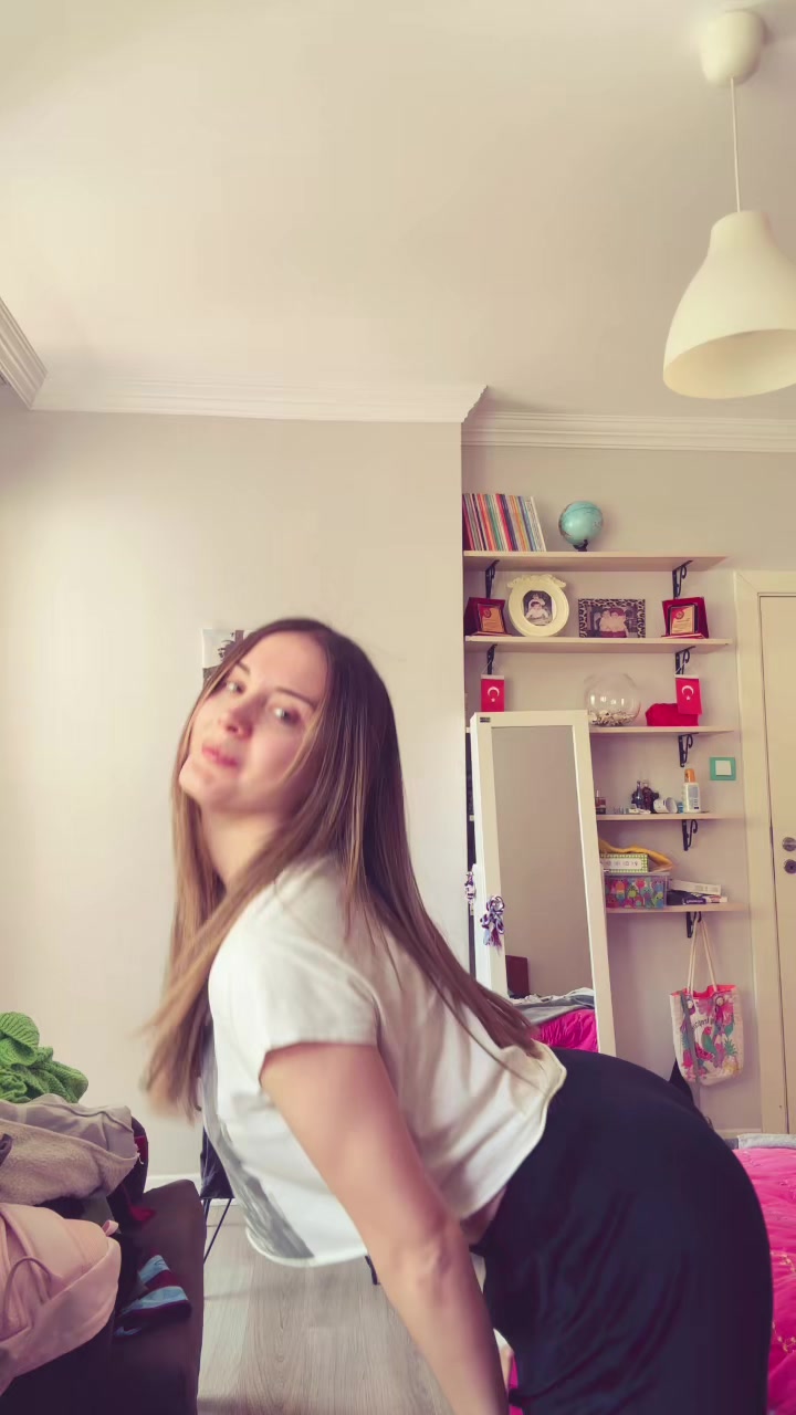 @🦦