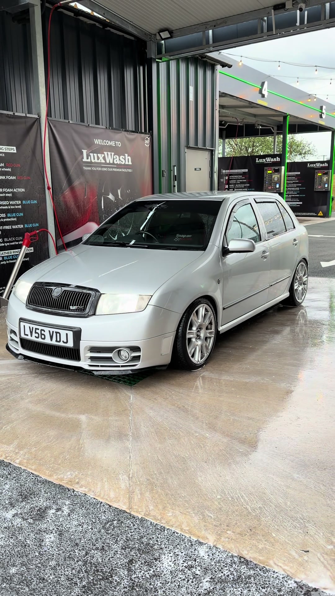 @𝙈.