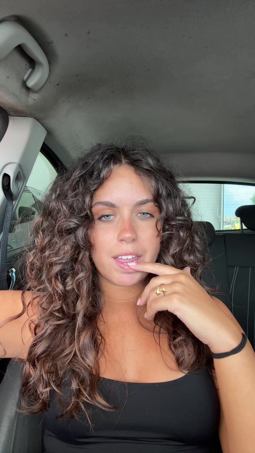 @byyeneiza
