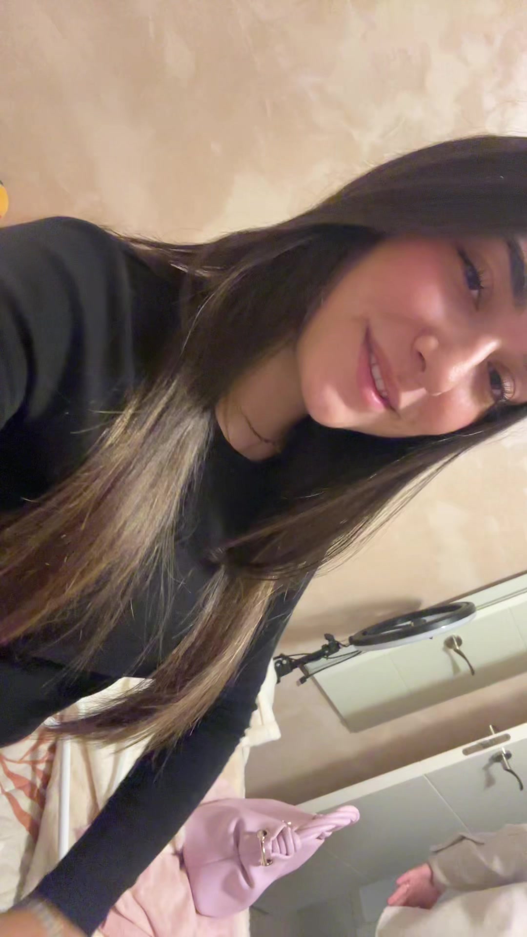 @Elena Otero